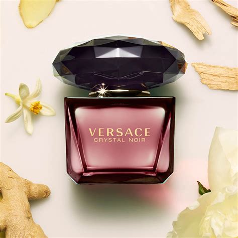 versace crystal noir kullanan ünlüler|versace crystal noir perfume.